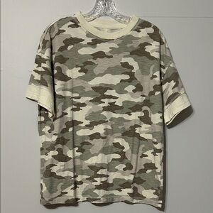 Aerie woman’s oversized! Short Sleeve Camo Tee - Green and grey. XXS. NWT